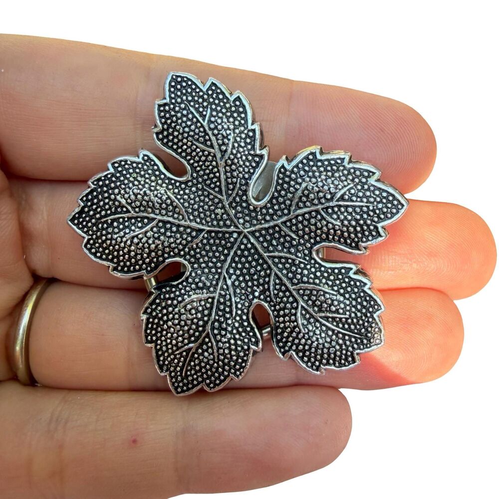 Beautiful Vintage Silvertone WESTERN GERMANY Leaf Shaped Scarf Clip